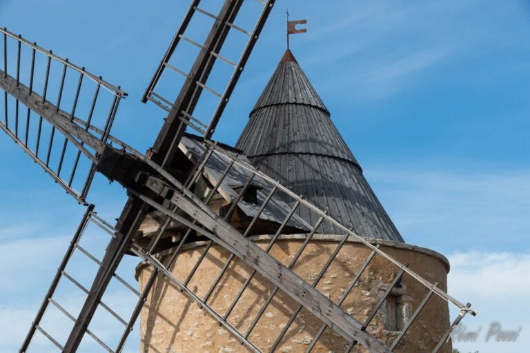 Ailes d'un moulin à vent du Lubéron