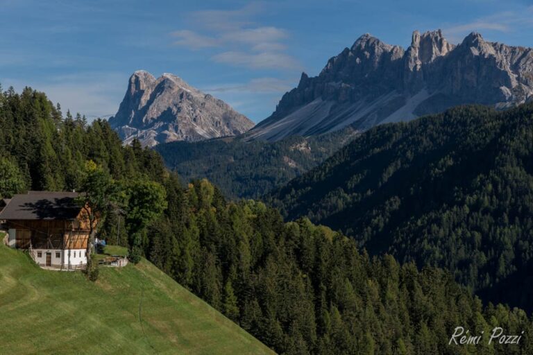 Chalet de montagne avec vue sur les sommets