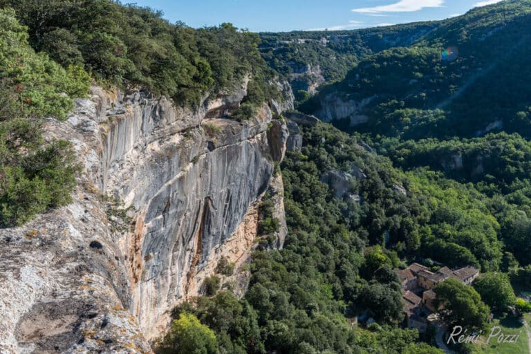 Hauteurs du Lubéron avec vu sur la forêt