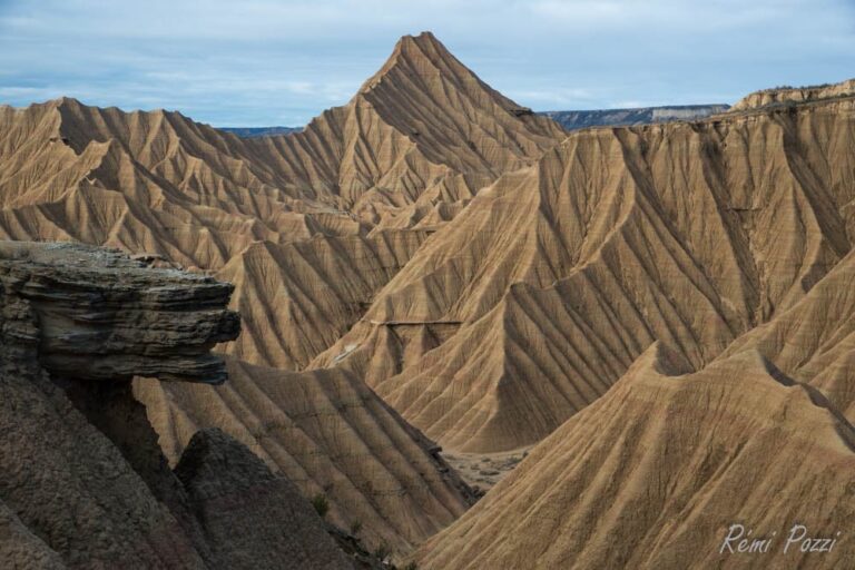 Relief du massif des Bardenas en Espagne