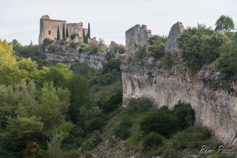 Ancien rempart d'un fort moyenâgeux du Lubéron