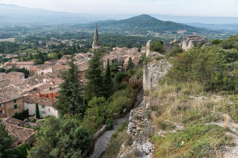 Vu sur les toits d'un village du Lubéron