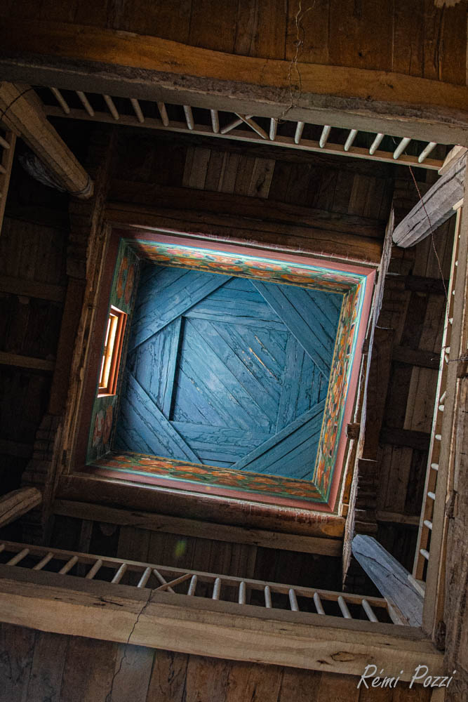 Vu sur le plafond d'un temple bouddhiste
